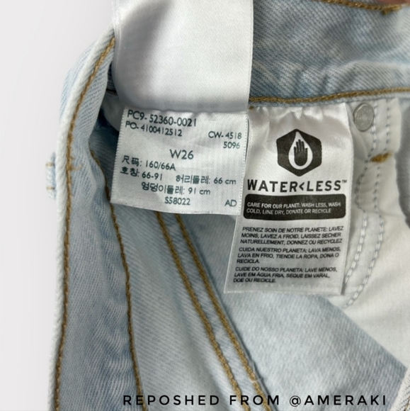 Fits like a 24 – Levi’s Wedgie Short in Awesome Street - Picture 7 of 14